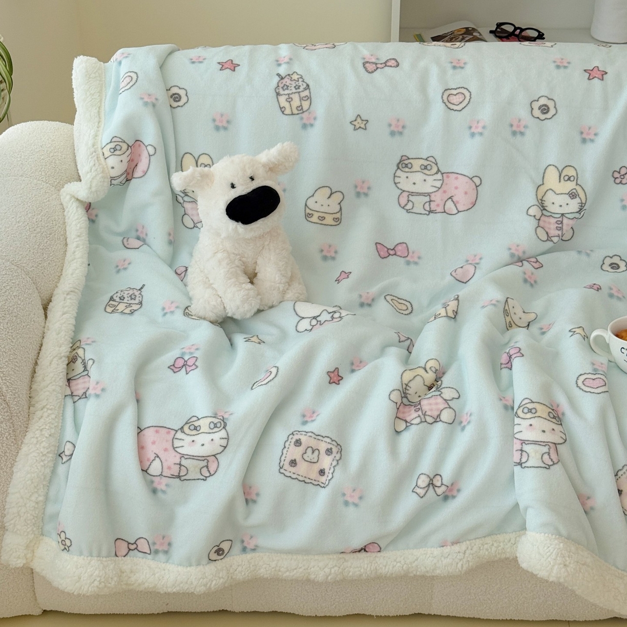 91家纺网 家纺一手货源 找家纺 顾里家纺 2025新款ins韩系少女牛奶羊羔绒盖毯毛毯 碎花甜兔