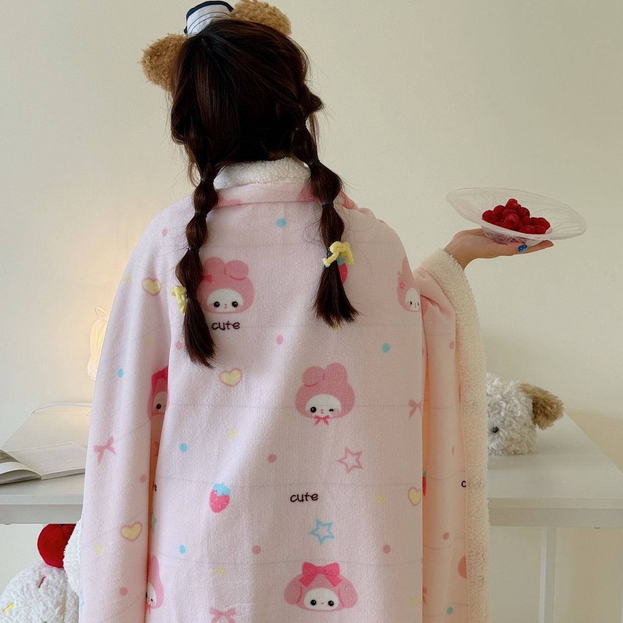 91家纺网 家纺一手货源 找家纺 顾里家纺 2025新款ins韩系少女牛奶羊羔绒盖毯毛毯 可爱兔兔