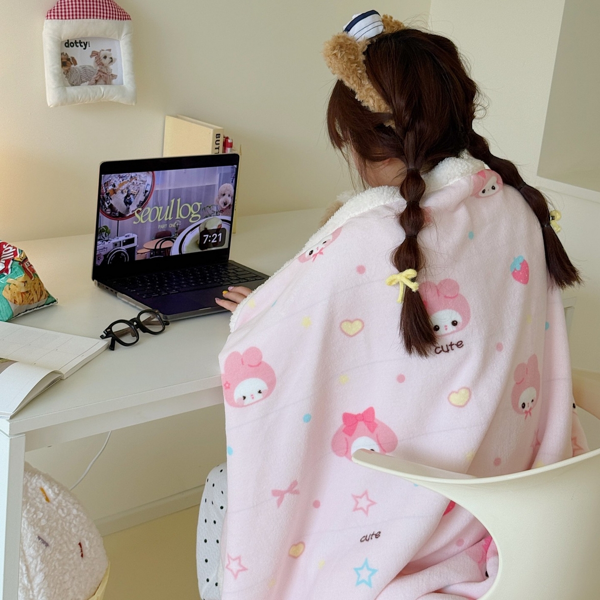 91家纺网 家纺一手货源 找家纺 顾里家纺 2025新款ins韩系少女牛奶羊羔绒盖毯毛毯 可爱兔兔