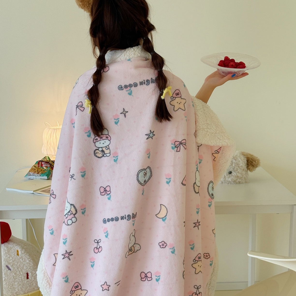 91家纺网 家纺一手货源 找家纺 顾里家纺 2025新款ins韩系少女牛奶羊羔绒盖毯毛毯 碎花小兔