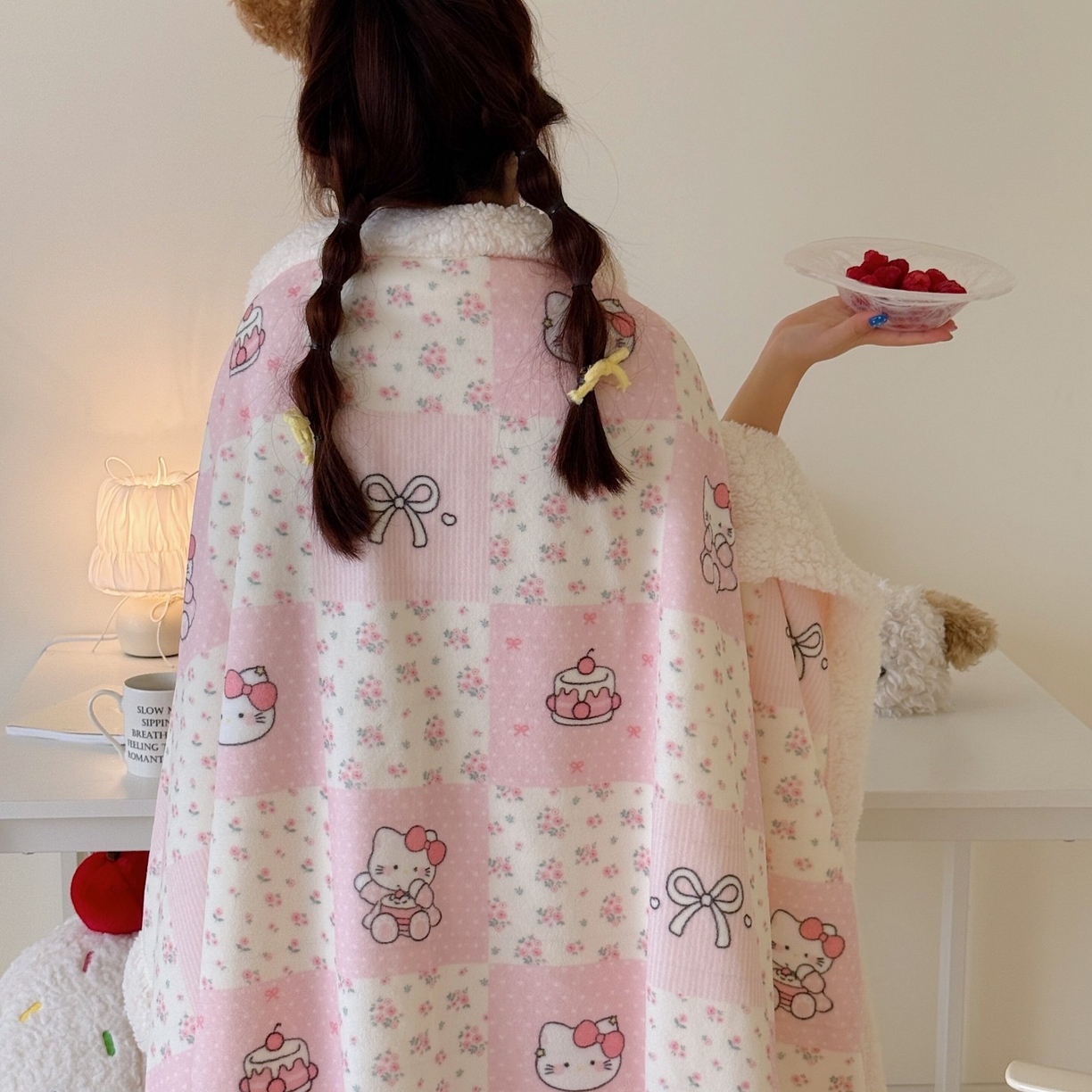 91家纺网 家纺一手货源 找家纺 顾里家纺 2025新款ins韩系少女牛奶羊羔绒盖毯毛毯 碎花拼接猫咪