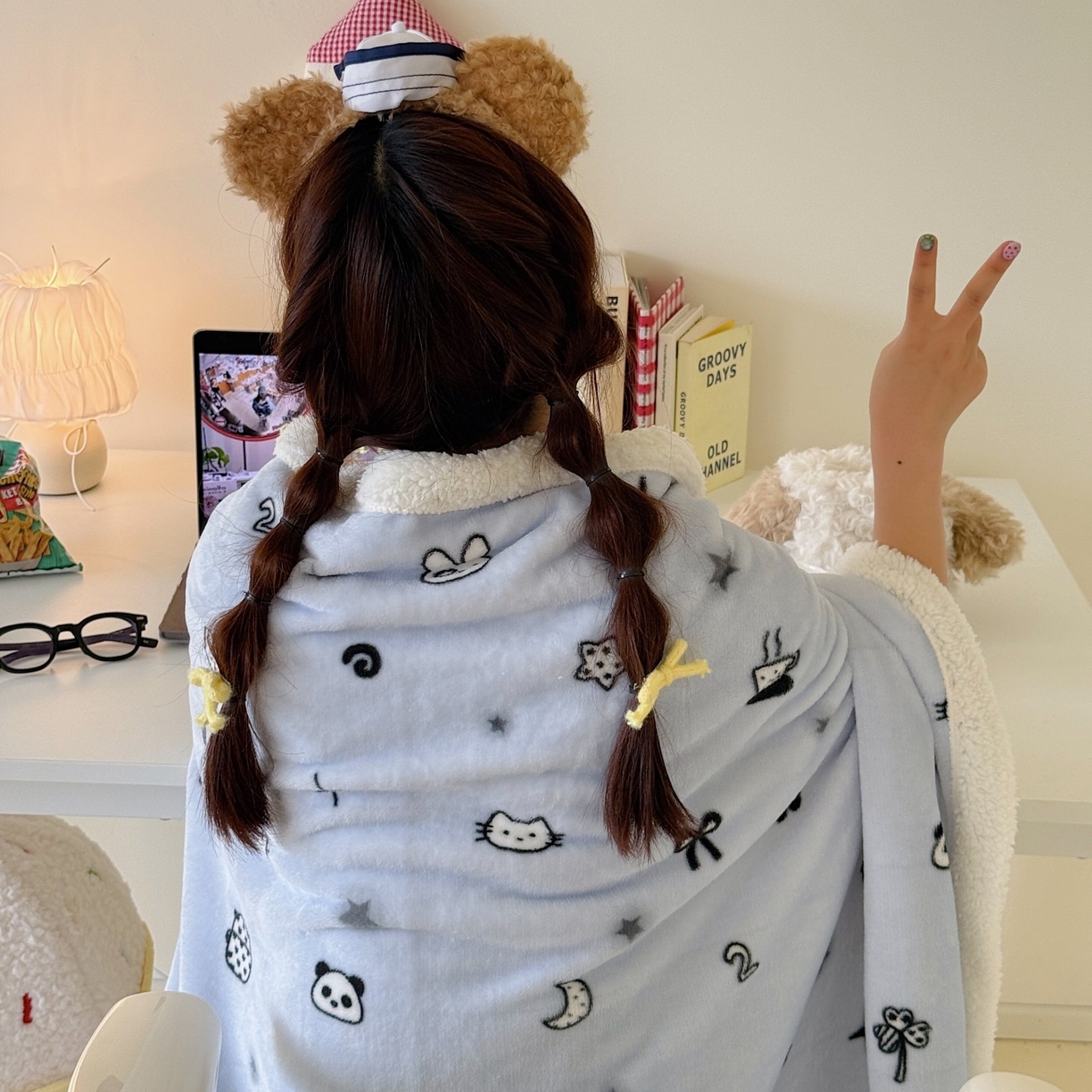 91家纺网 家纺一手货源 找家纺 顾里家纺 2025新款ins韩系少女牛奶羊羔绒盖毯毛毯 线条动物