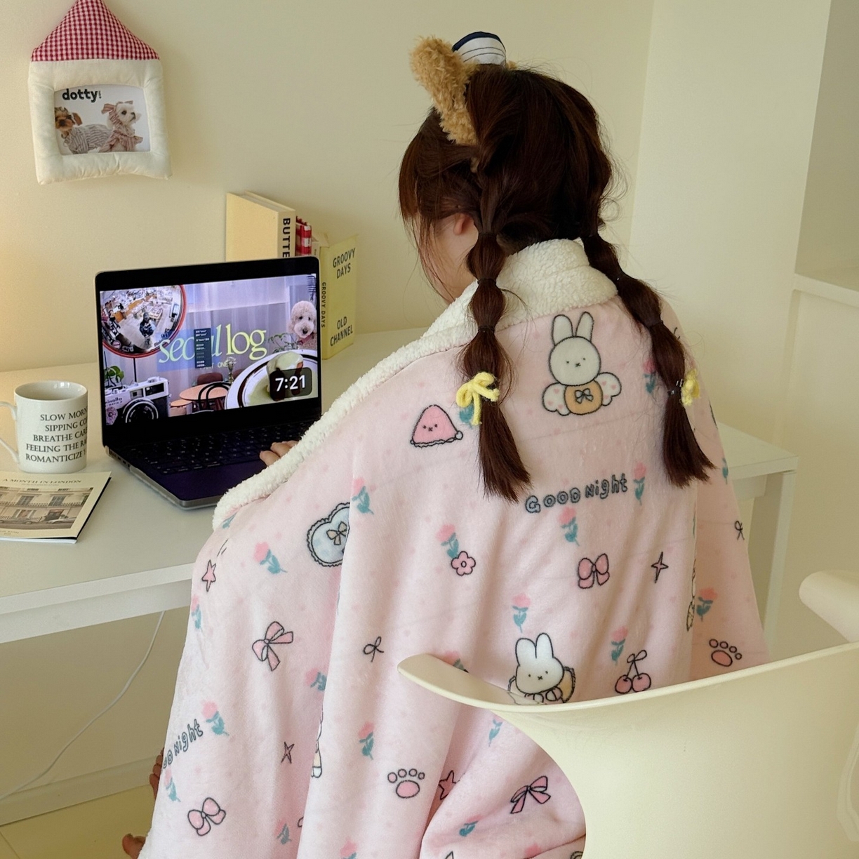 91家纺网 家纺一手货源 找家纺 顾里家纺 2025新款ins韩系少女牛奶羊羔绒盖毯毛毯 碎花小兔