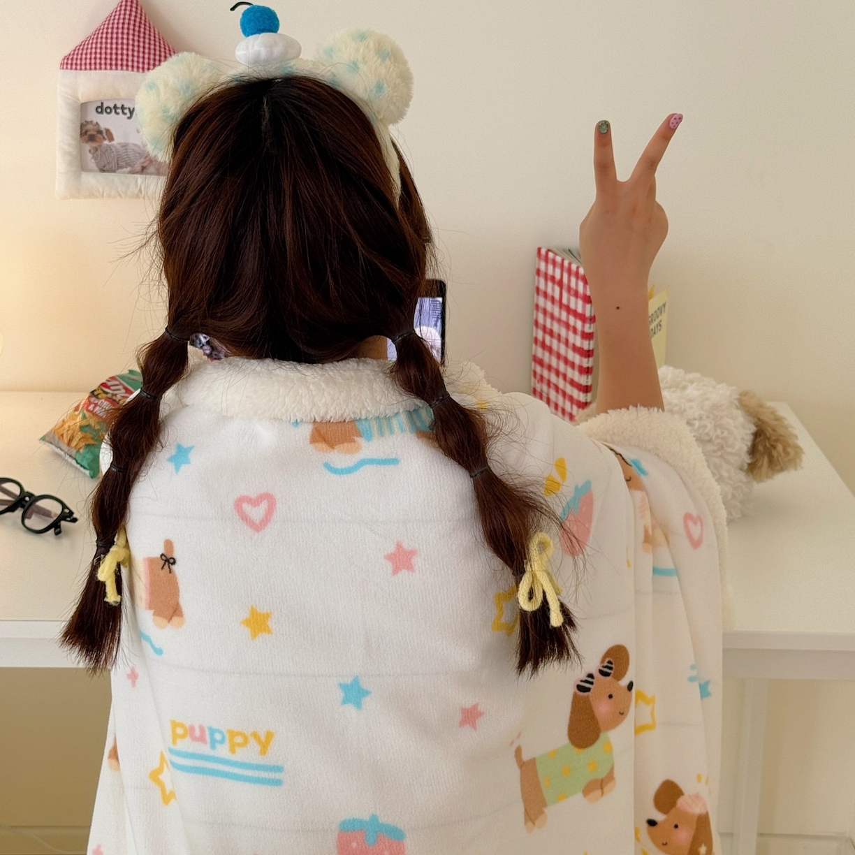 91家纺网 家纺一手货源 找家纺 顾里家纺 2025新款ins韩系少女牛奶羊羔绒盖毯毛毯 腊肠狗好友