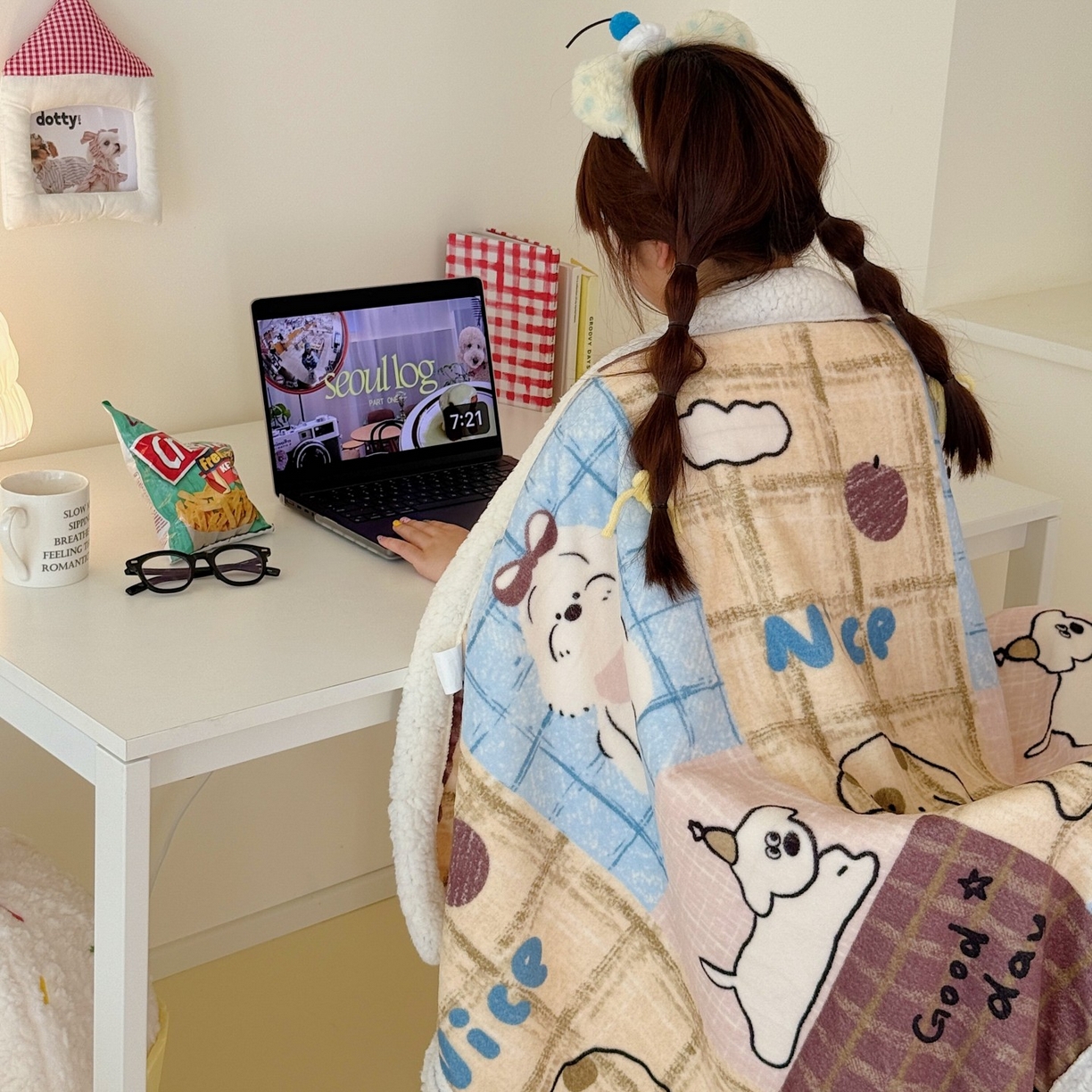 91家纺网 家纺一手货源 找家纺 顾里家纺 2025新款ins韩系少女牛奶羊羔绒盖毯毛毯 美式狗仔