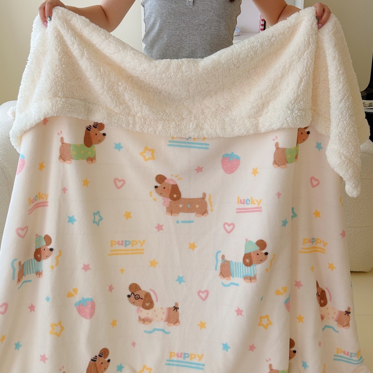 91家纺网 家纺一手货源 找家纺 顾里家纺 2025新款ins韩系少女牛奶羊羔绒盖毯毛毯 腊肠狗好友