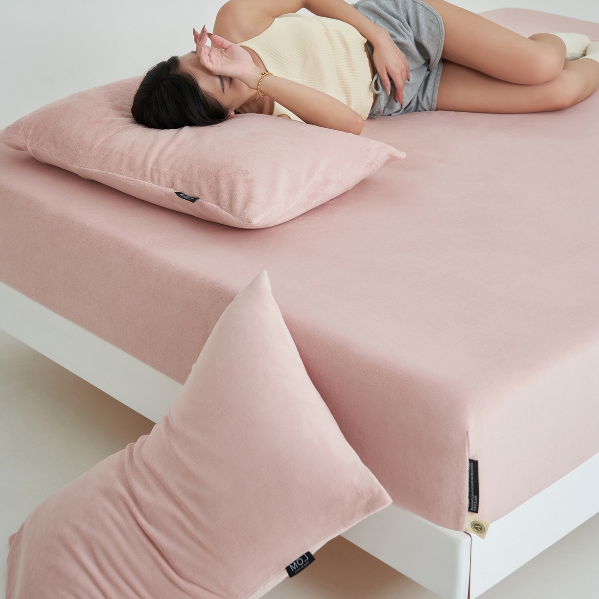 91家纺网 家纺一手货源 找家纺 寐绸家纺 2025新款牛奶绒纯色暖绒床笠 暖绒床笠-豆沙