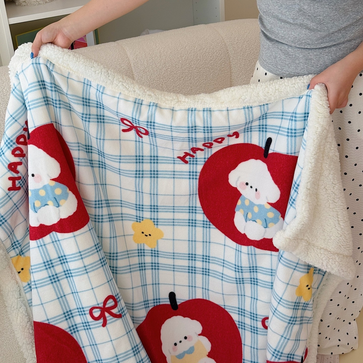 91家纺网 家纺一手货源 找家纺 顾里家纺 2025新款ins韩系少女牛奶羊羔绒盖毯毛毯 苹果狗狗