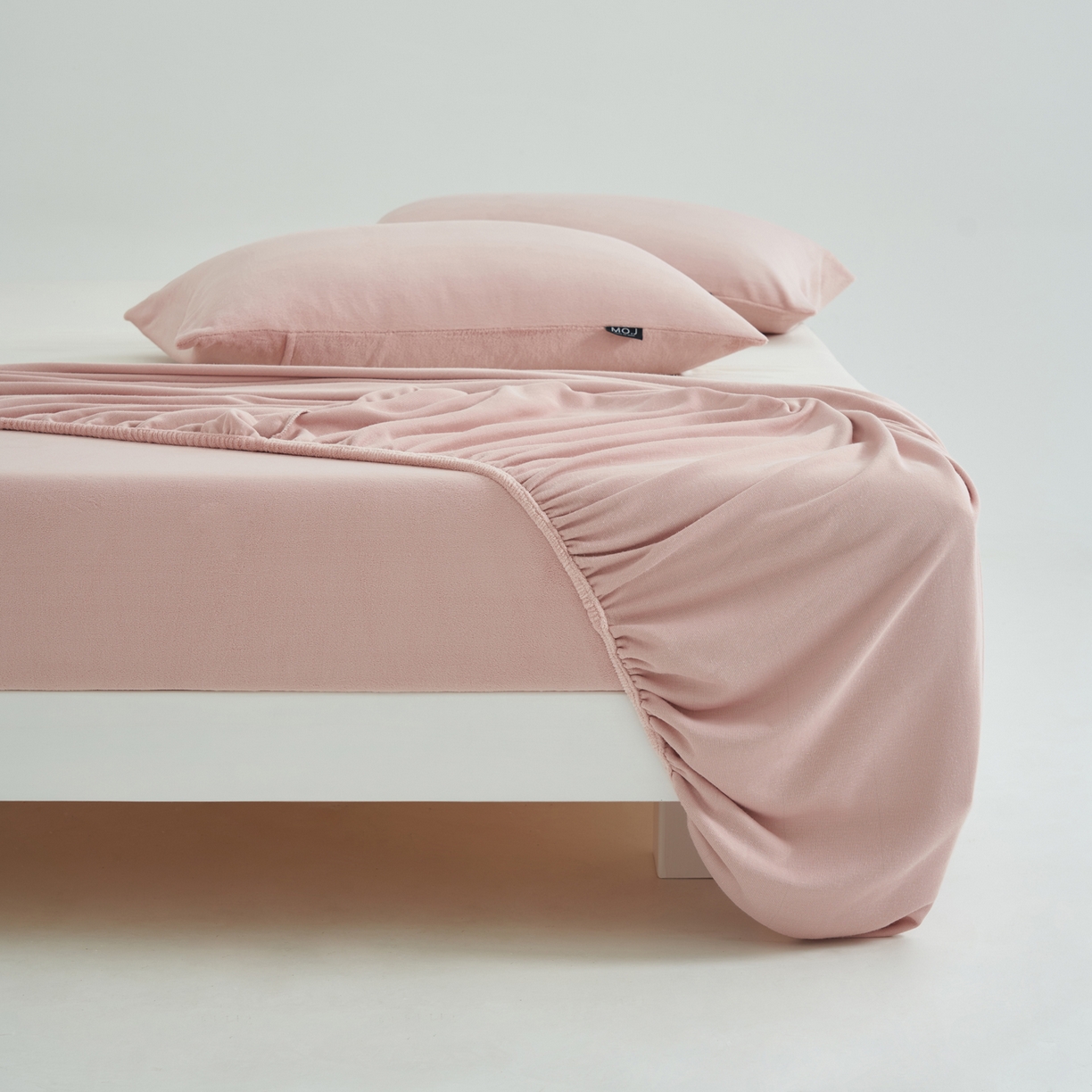 91家纺网 家纺一手货源 找家纺 寐绸家纺 2025新款牛奶绒纯色暖绒床笠 暖绒床笠-豆沙