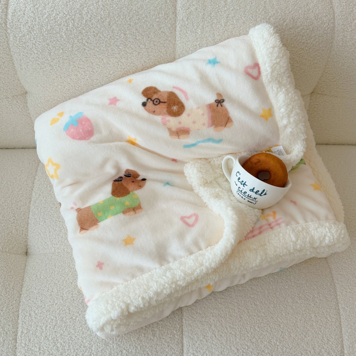 91家纺网 家纺一手货源 找家纺 顾里家纺 2025新款ins韩系少女牛奶羊羔绒盖毯毛毯 腊肠狗好友