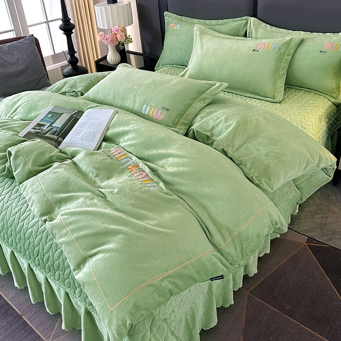 91家纺网 家纺一手货源 找家纺 柏薇 2025新款高克重牛奶绒绣花床盖四件套-缪系列 清新绿