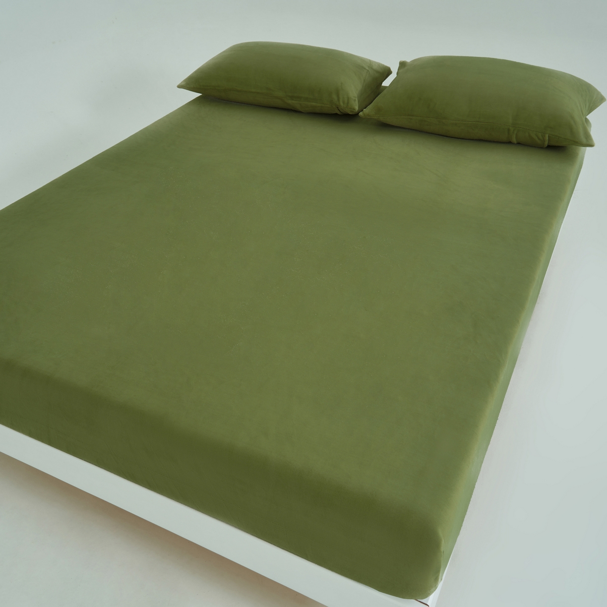 91家纺网 家纺一手货源 找家纺 寐绸家纺 2025新款牛奶绒纯色暖绒床笠 暖绒床笠-橄榄绿