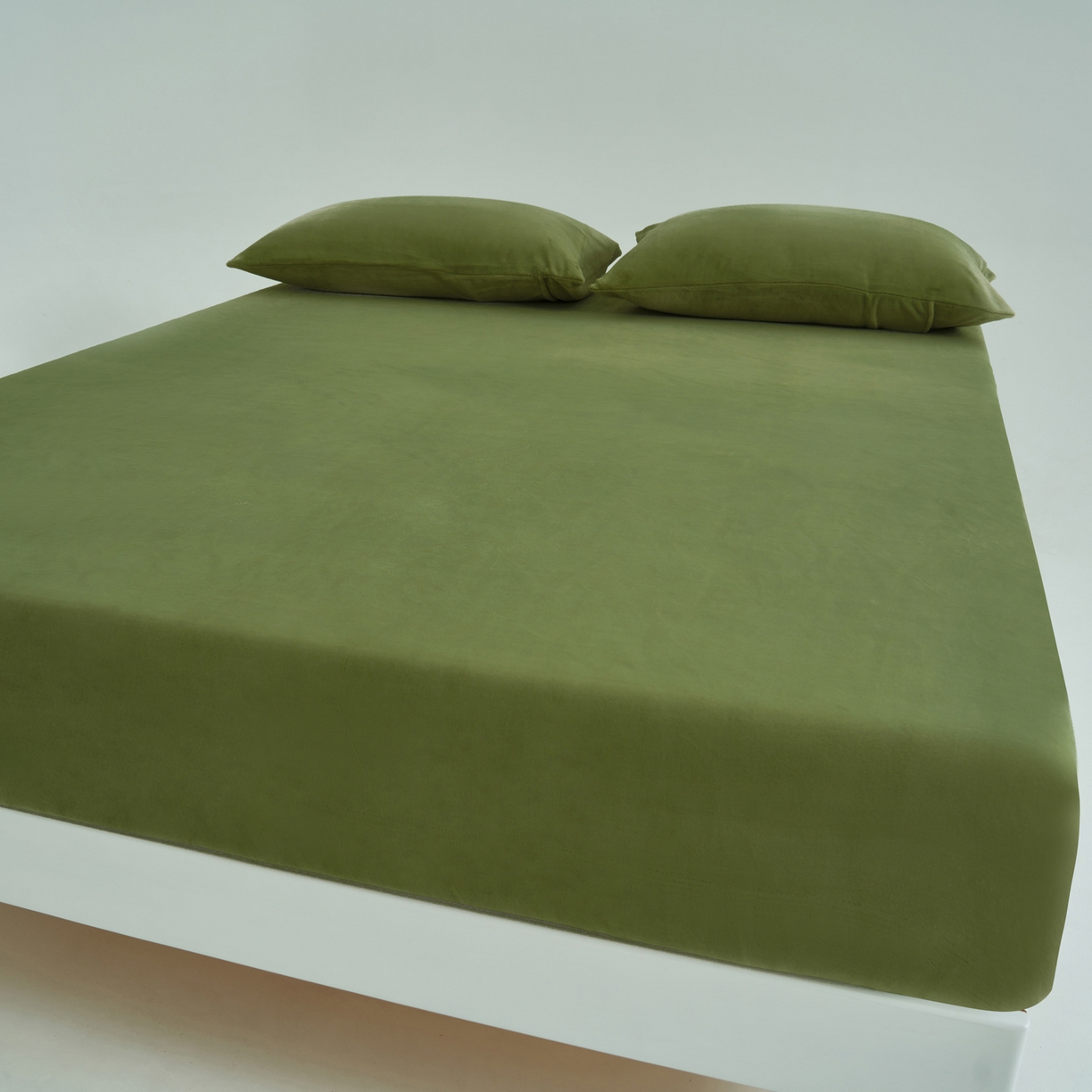 91家纺网 家纺一手货源 找家纺 寐绸家纺 2025新款牛奶绒纯色暖绒床笠 暖绒床笠-橄榄绿