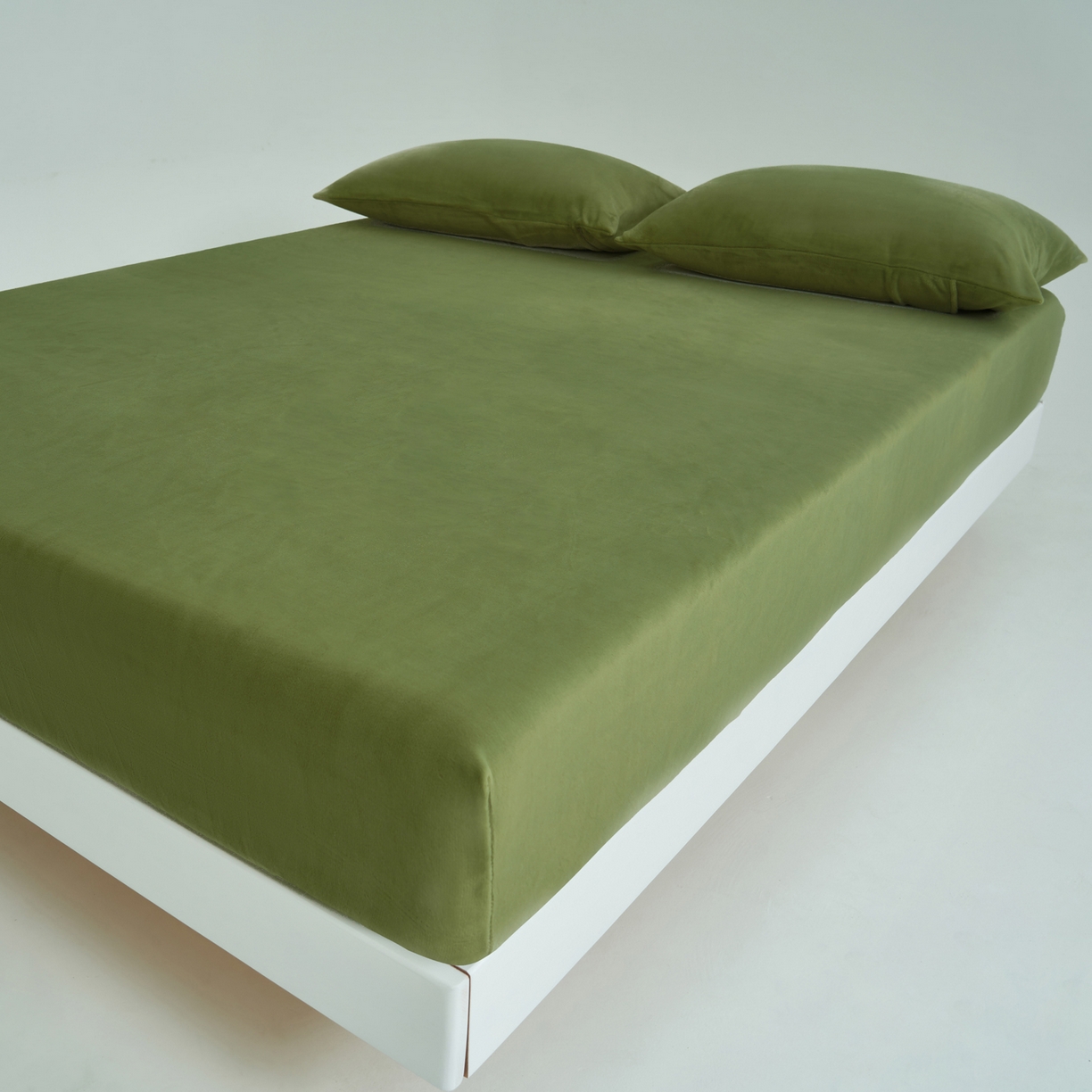 91家纺网 家纺一手货源 找家纺 寐绸家纺 2025新款牛奶绒纯色暖绒床笠 暖绒床笠-橄榄绿