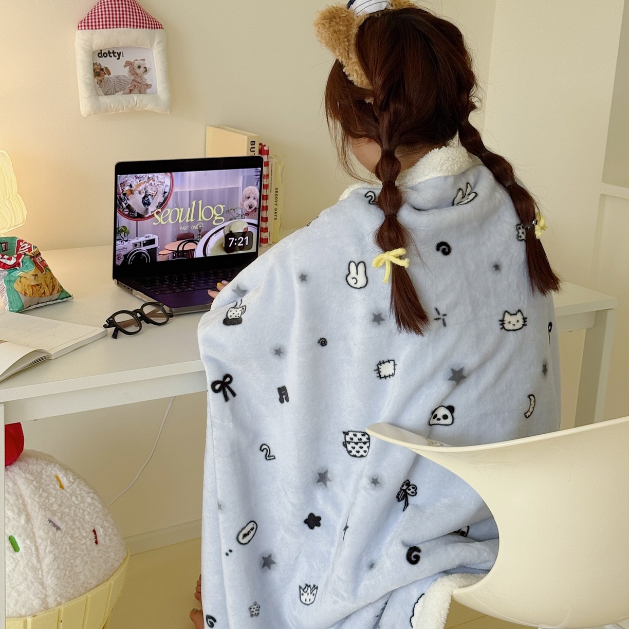 91家纺网 家纺一手货源 找家纺 顾里家纺 2025新款ins韩系少女牛奶羊羔绒盖毯毛毯 线条动物