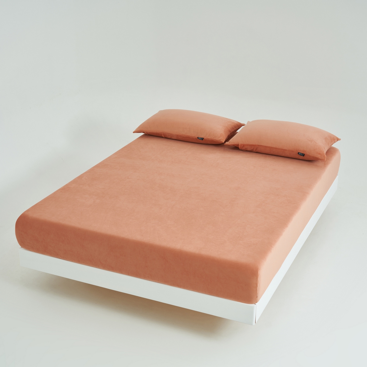 91家纺网 家纺一手货源 找家纺 寐绸家纺 2025新款牛奶绒纯色暖绒床笠 暖绒床笠-焦糖