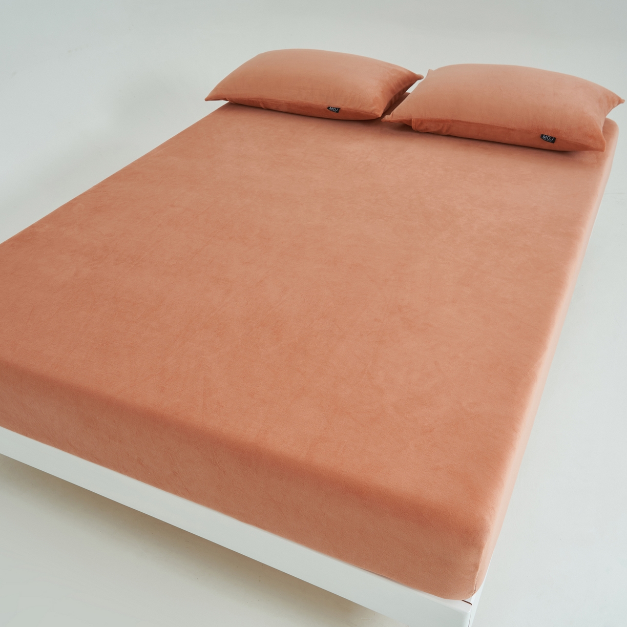 91家纺网 家纺一手货源 找家纺 寐绸家纺 2025新款牛奶绒纯色暖绒床笠 暖绒床笠-焦糖