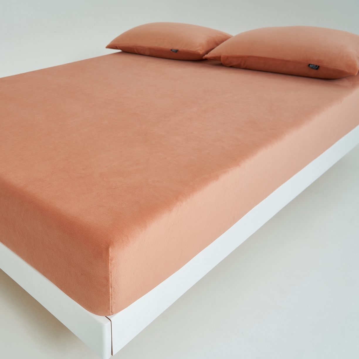 91家纺网 家纺一手货源 找家纺 寐绸家纺 2025新款牛奶绒纯色暖绒床笠 暖绒床笠-焦糖