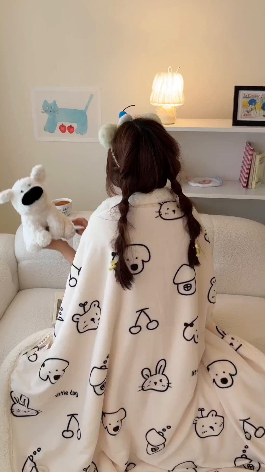 91家纺网 家纺一手货源 找家纺 顾里家纺 2025新款ins韩系少女牛奶羊羔绒盖毯毛毯 线条漫画