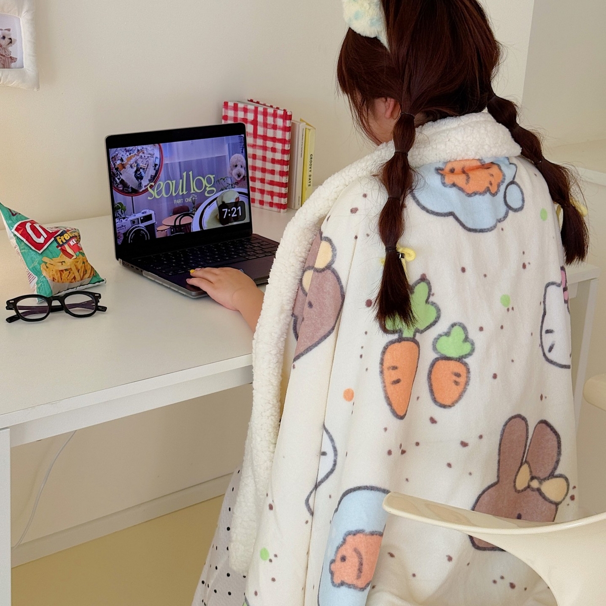 91家纺网 家纺一手货源 找家纺 顾里家纺 2025新款ins韩系少女牛奶羊羔绒盖毯毛毯 小猫小兔