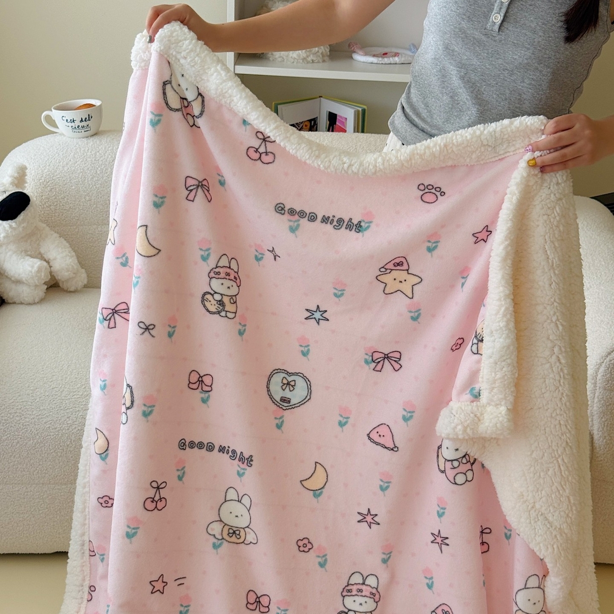 91家纺网 家纺一手货源 找家纺 顾里家纺 2025新款ins韩系少女牛奶羊羔绒盖毯毛毯 碎花小兔