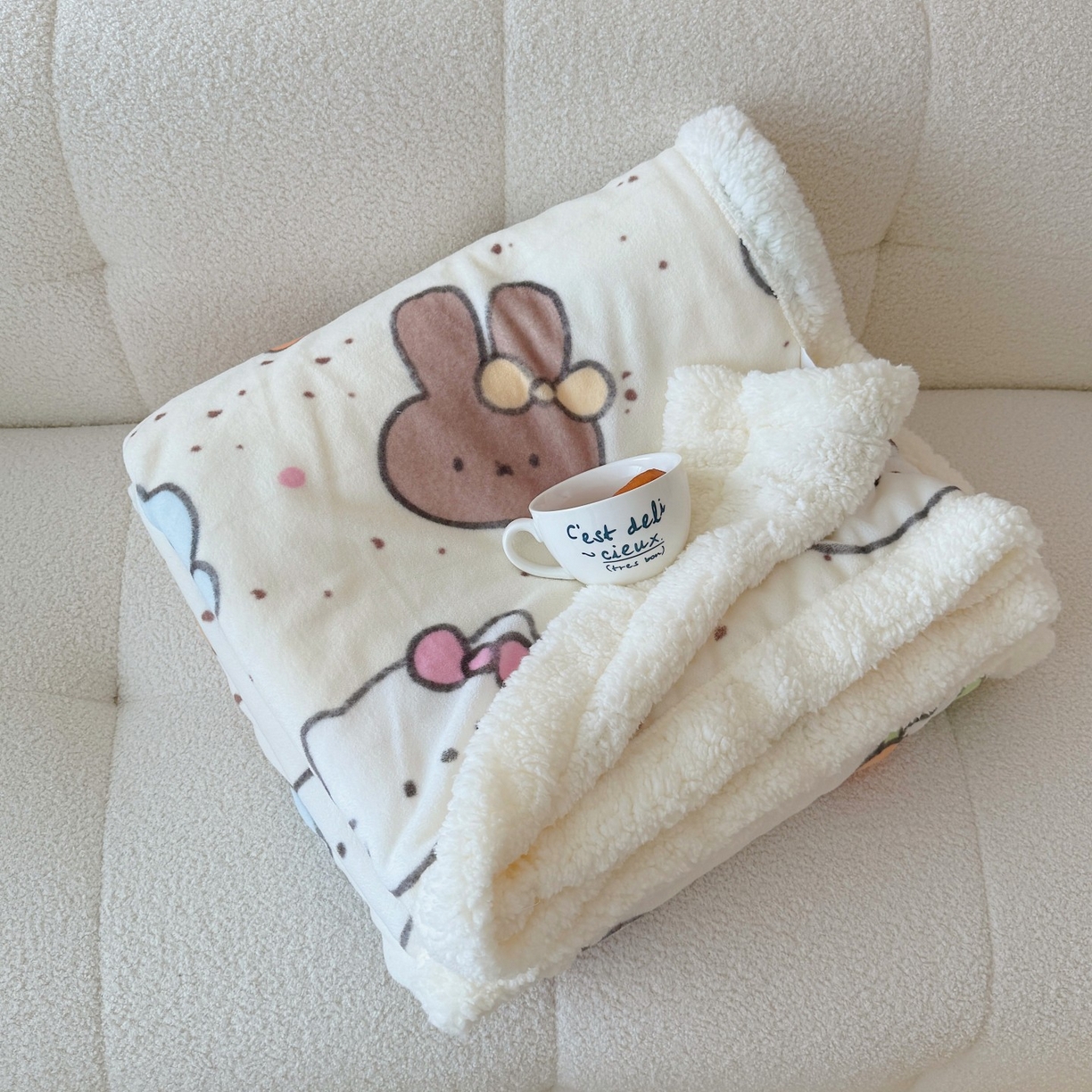 91家纺网 家纺一手货源 找家纺 顾里家纺 2025新款ins韩系少女牛奶羊羔绒盖毯毛毯 小猫小兔