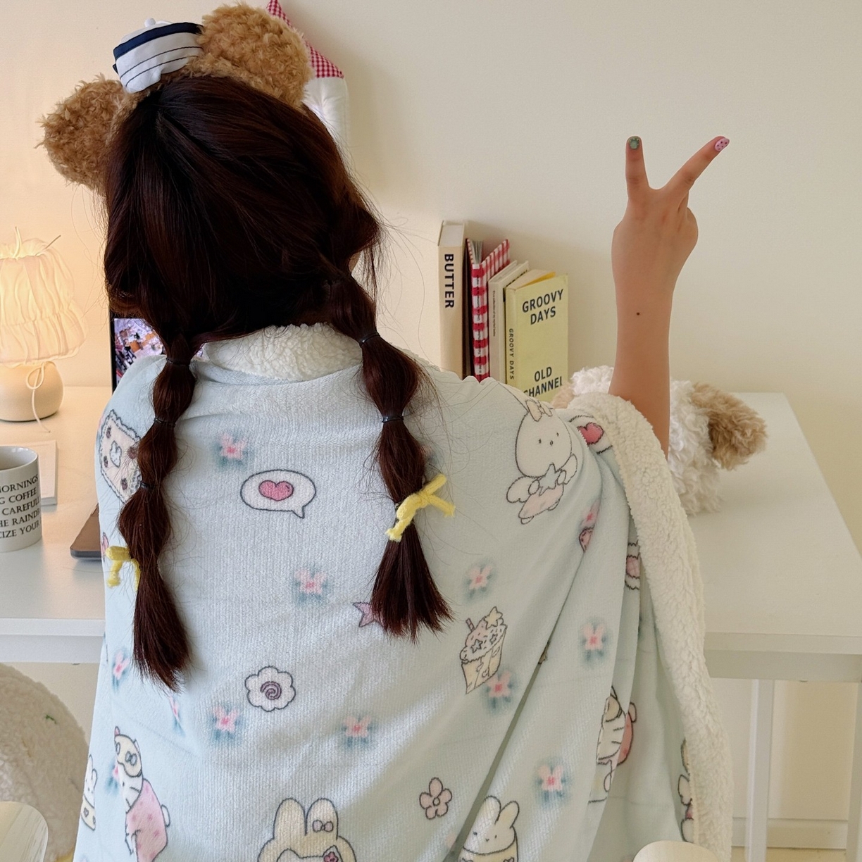 91家纺网 家纺一手货源 找家纺 顾里家纺 2025新款ins韩系少女牛奶羊羔绒盖毯毛毯 碎花甜兔