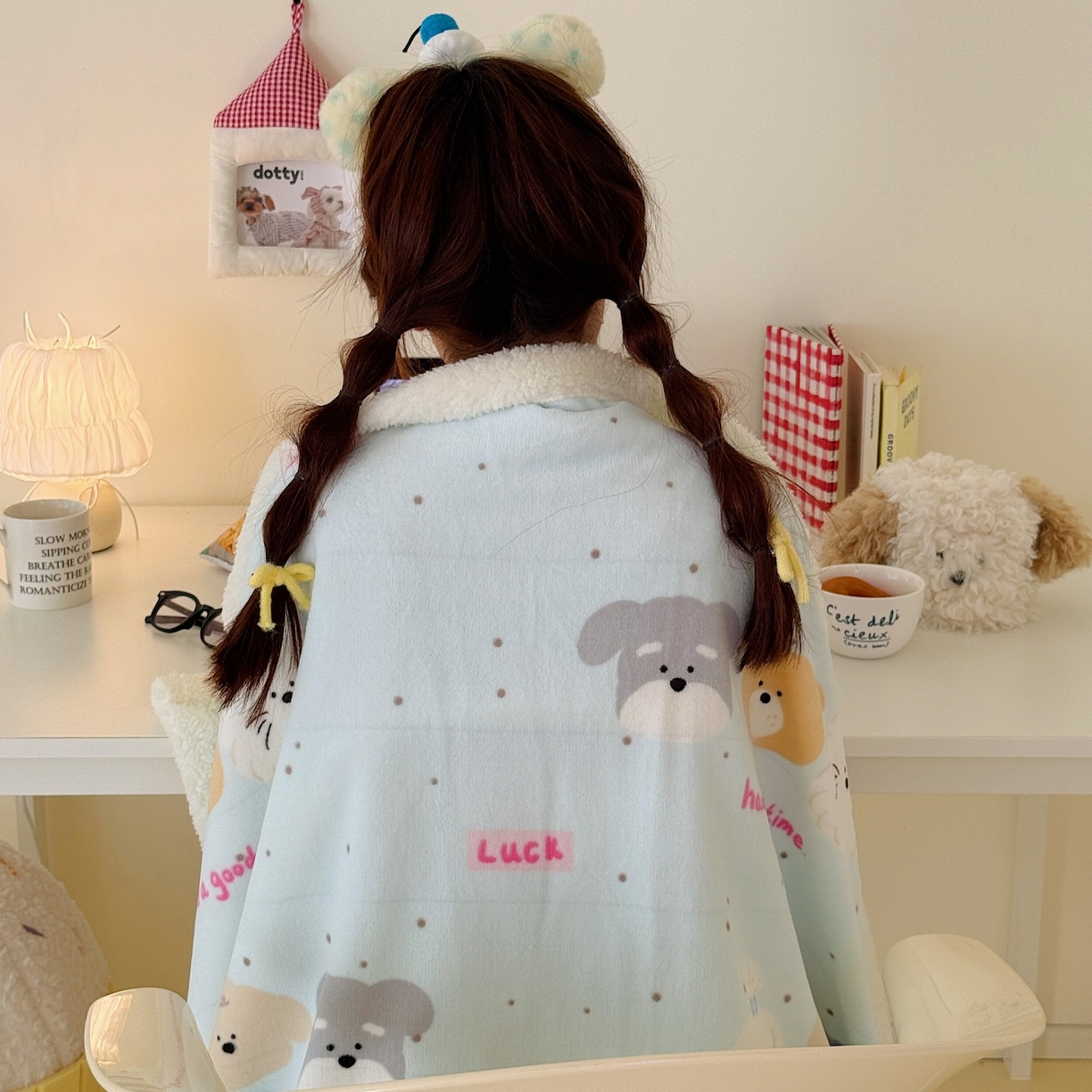 91家纺网 家纺一手货源 找家纺 顾里家纺 2025新款ins韩系少女牛奶羊羔绒盖毯毛毯 ins狗狗