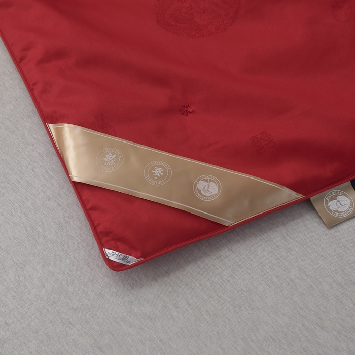 91家纺网 家纺一手货源 找家纺 越宏顺 2025新款龙凤款100%桑蚕丝纯棉手工蚕丝被保真 喜庆红