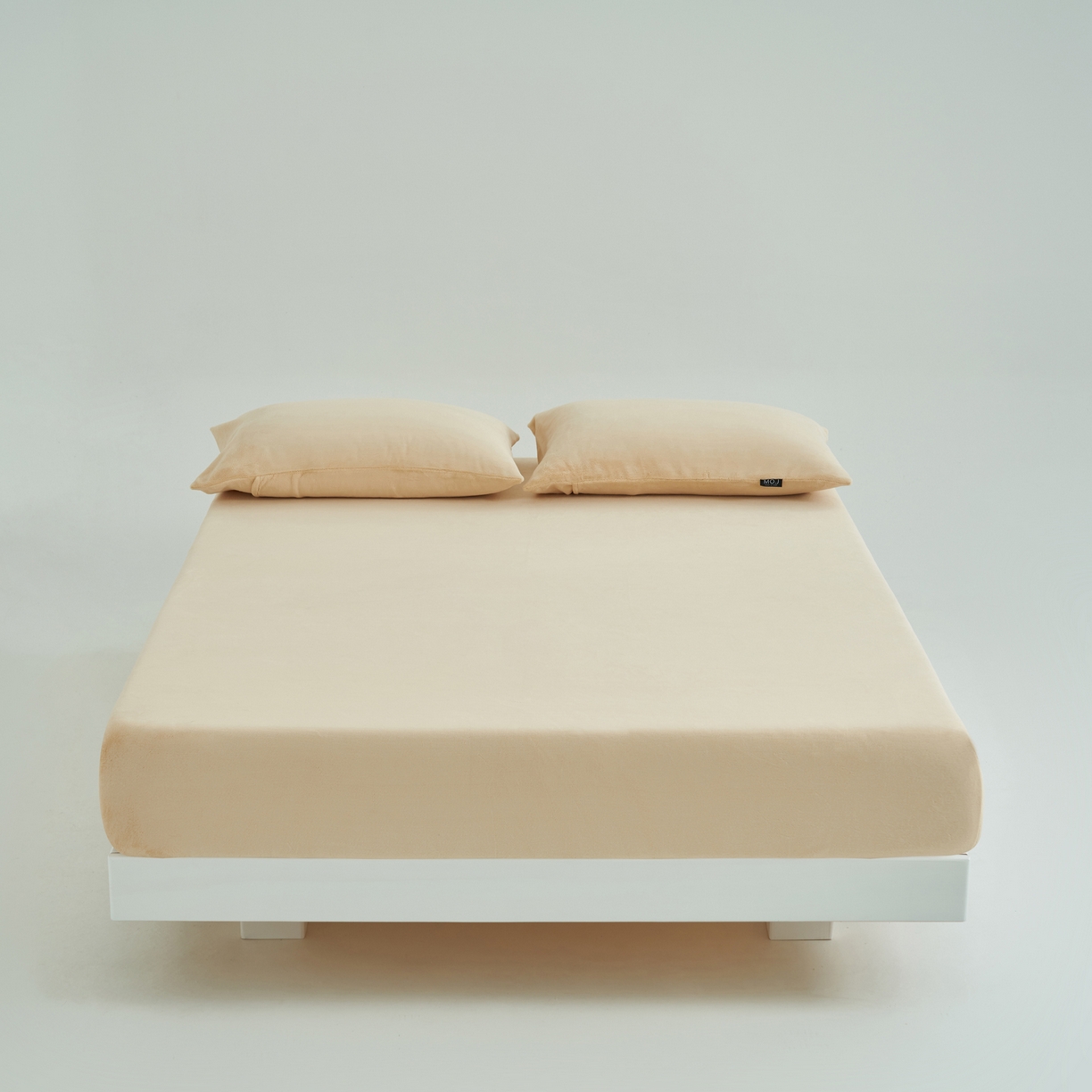 91家纺网 家纺一手货源 找家纺 寐绸家纺 2025新款牛奶绒纯色暖绒床笠 暖绒床笠-米金