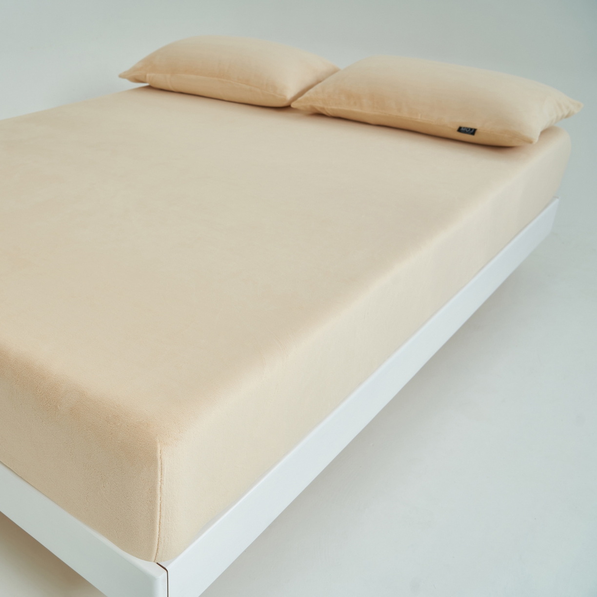 91家纺网 家纺一手货源 找家纺 寐绸家纺 2025新款牛奶绒纯色暖绒床笠 暖绒床笠-米金