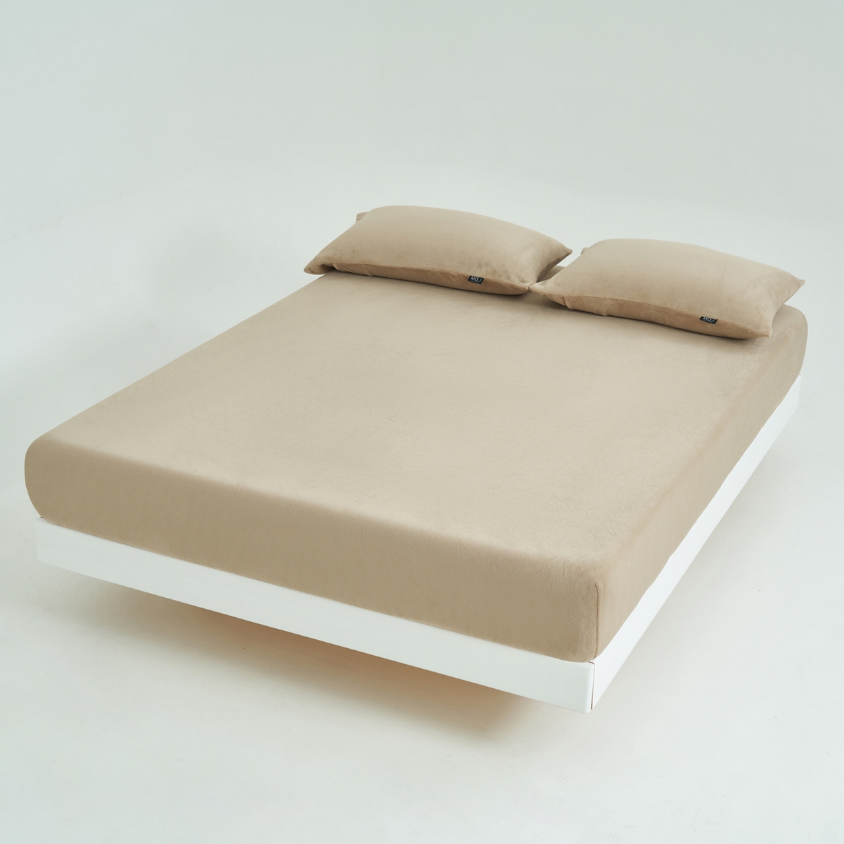 91家纺网 家纺一手货源 找家纺 寐绸家纺 2025新款牛奶绒纯色暖绒床笠 暖绒床笠-米驼