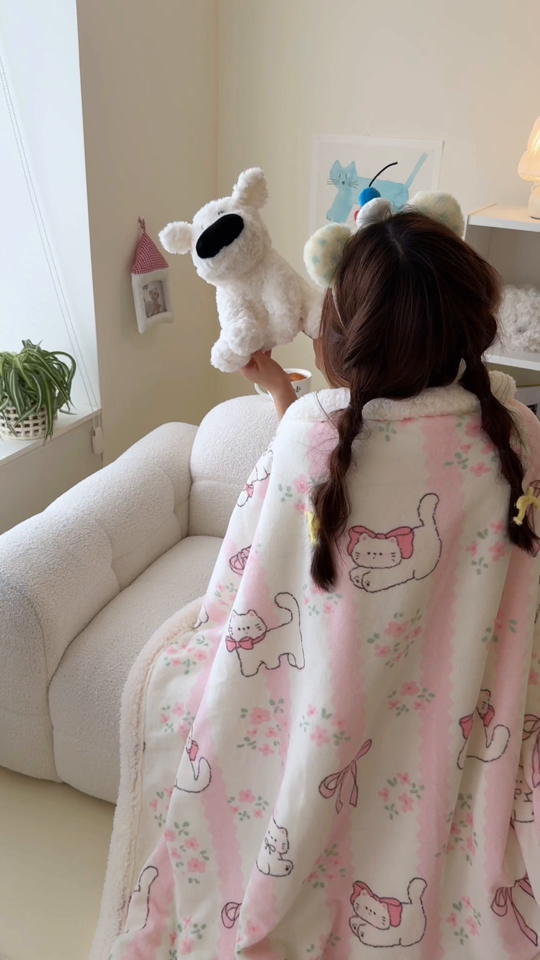 91家纺网 家纺一手货源 找家纺 顾里家纺 2025新款ins韩系少女牛奶羊羔绒盖毯毛毯 丝带碎花猫咪