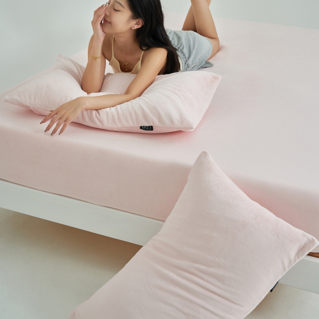 91家纺网 家纺一手货源 找家纺 寐绸家纺 2025新款牛奶绒纯色暖绒床笠 暖绒床笠-浅粉