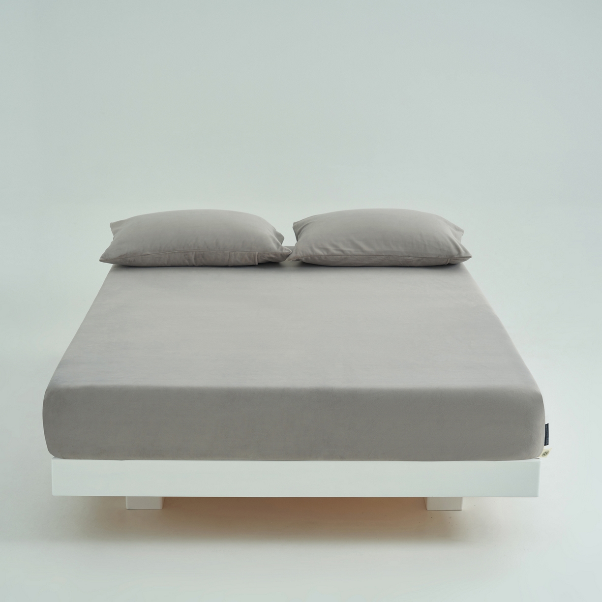 91家纺网 家纺一手货源 找家纺 寐绸家纺 2025新款牛奶绒纯色暖绒床笠 暖绒床笠-浅灰