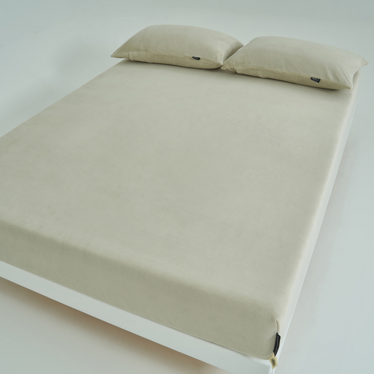 91家纺网 家纺一手货源 找家纺 寐绸家纺 2025新款牛奶绒纯色暖绒床笠 暖绒床笠-浅灰绿