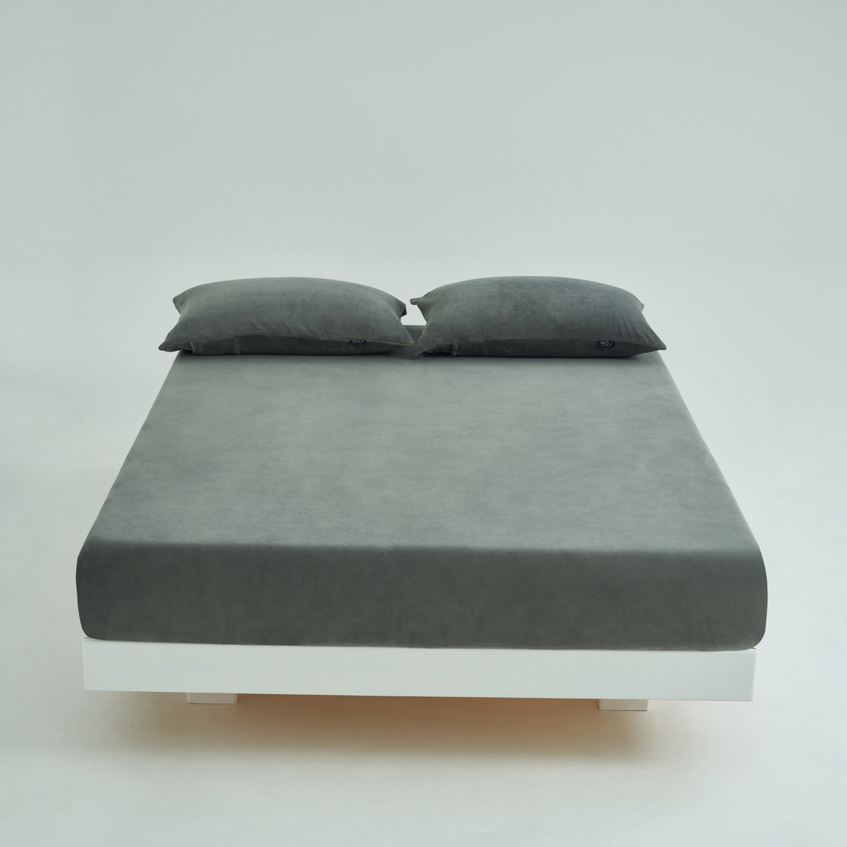 91家纺网 家纺一手货源 找家纺 寐绸家纺 2025新款牛奶绒纯色暖绒床笠 暖绒床笠-深灰