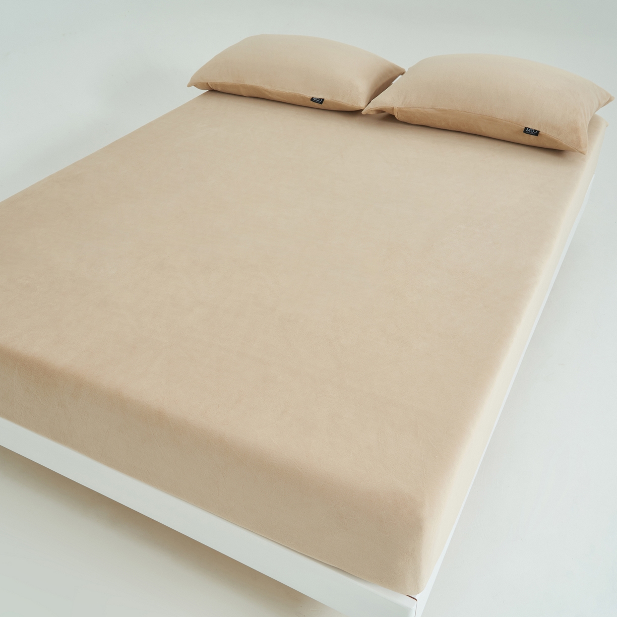 91家纺网 家纺一手货源 找家纺 寐绸家纺 2025新款牛奶绒纯色暖绒床笠 暖绒床笠-驼色