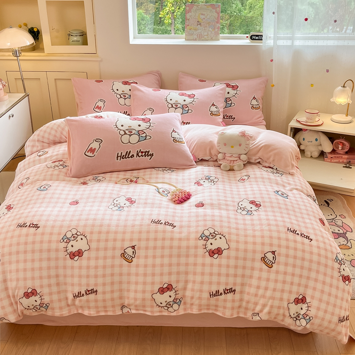 91家纺网 家纺一手货源 找家纺 金爱家 2025新品正版三丽鸥授权Kitty数码大版枕套混搭卡通加厚高克重牛奶绒系列四件 绒三丽鸥-混搭粉甜心KT