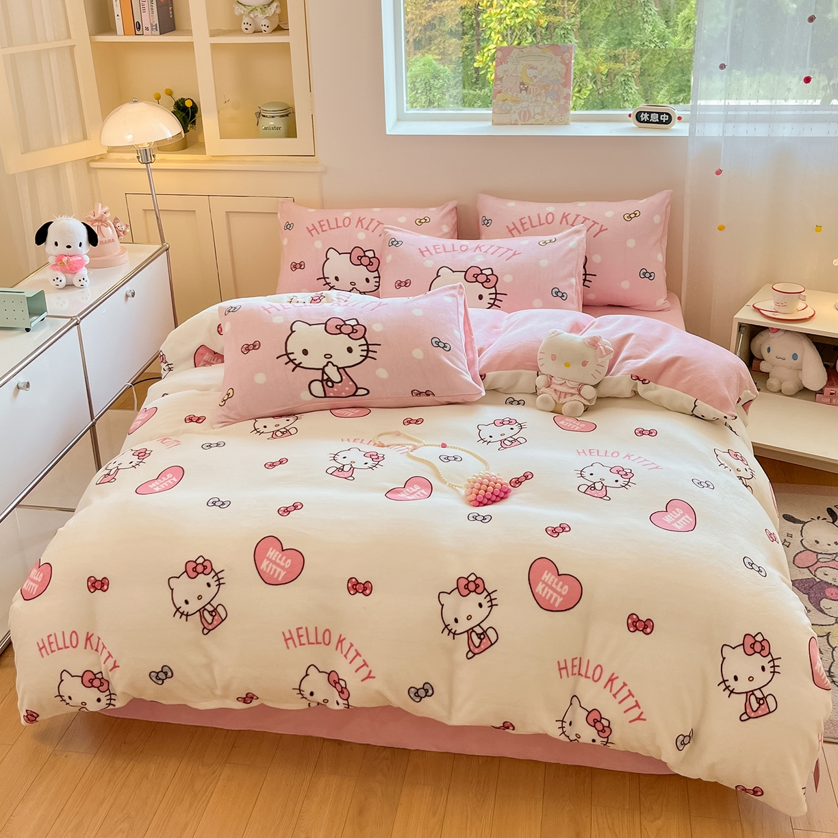 91家纺网 家纺一手货源 找家纺 金爱家 2025新品正版三丽鸥授权Kitty数码大版枕套混搭卡通加厚高克重牛奶绒系列四件 绒三丽鸥-混搭粉心KT