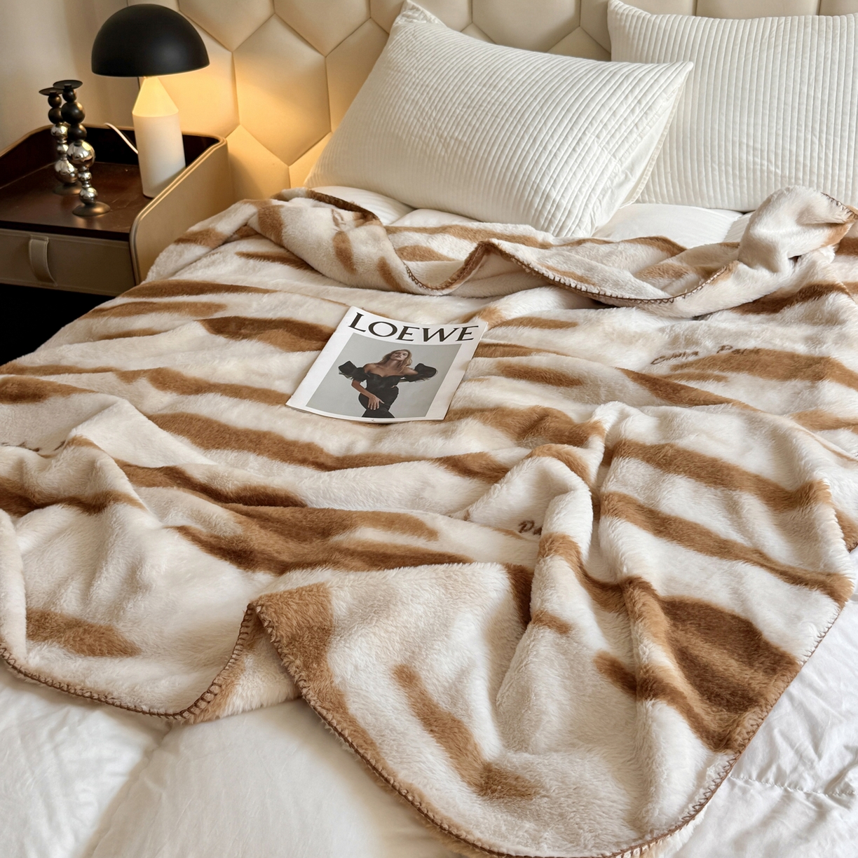 91家纺网 家纺一手货源 找家纺 澳萝拉 2025新款复古法式轻奢双面高克重托斯卡纳兔绒毯 兔眠-白咖