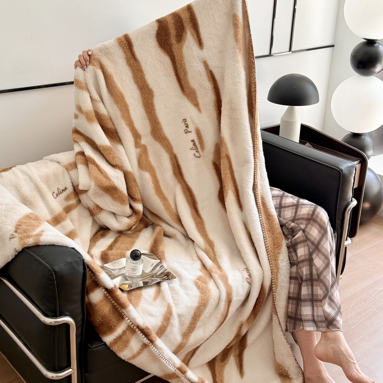 91家纺网 家纺一手货源 找家纺 （总）澳萝拉 2025新款复古法式轻奢双面高克重托斯卡纳兔绒毯