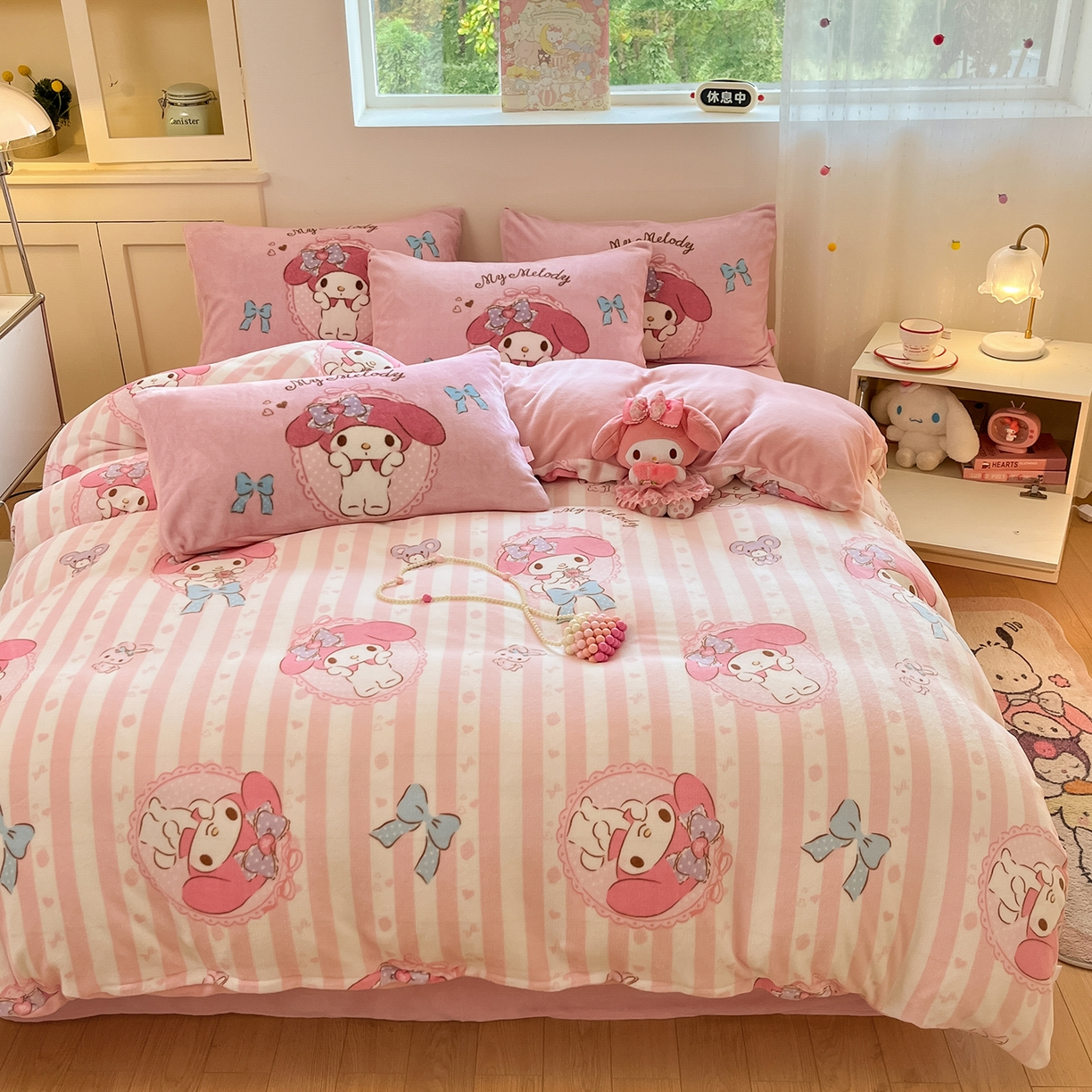 91家纺网 家纺一手货源 找家纺 金爱家 2025新品正版三丽鸥授权Kitty数码大版枕套混搭卡通加厚高克重牛奶绒系列四件 绒三丽鸥-混搭蝴蝶结美乐蒂