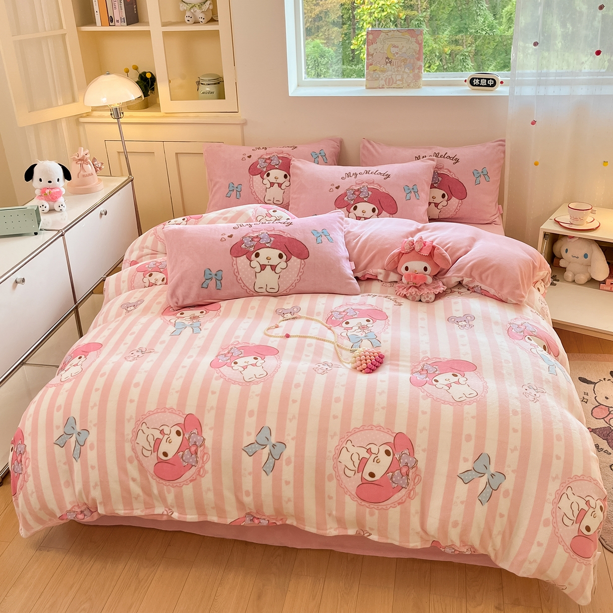 91家纺网 家纺一手货源 找家纺 金爱家 2025新品正版三丽鸥授权Kitty数码大版枕套混搭卡通加厚高克重牛奶绒系列四件 绒三丽鸥-混搭蝴蝶结美乐蒂