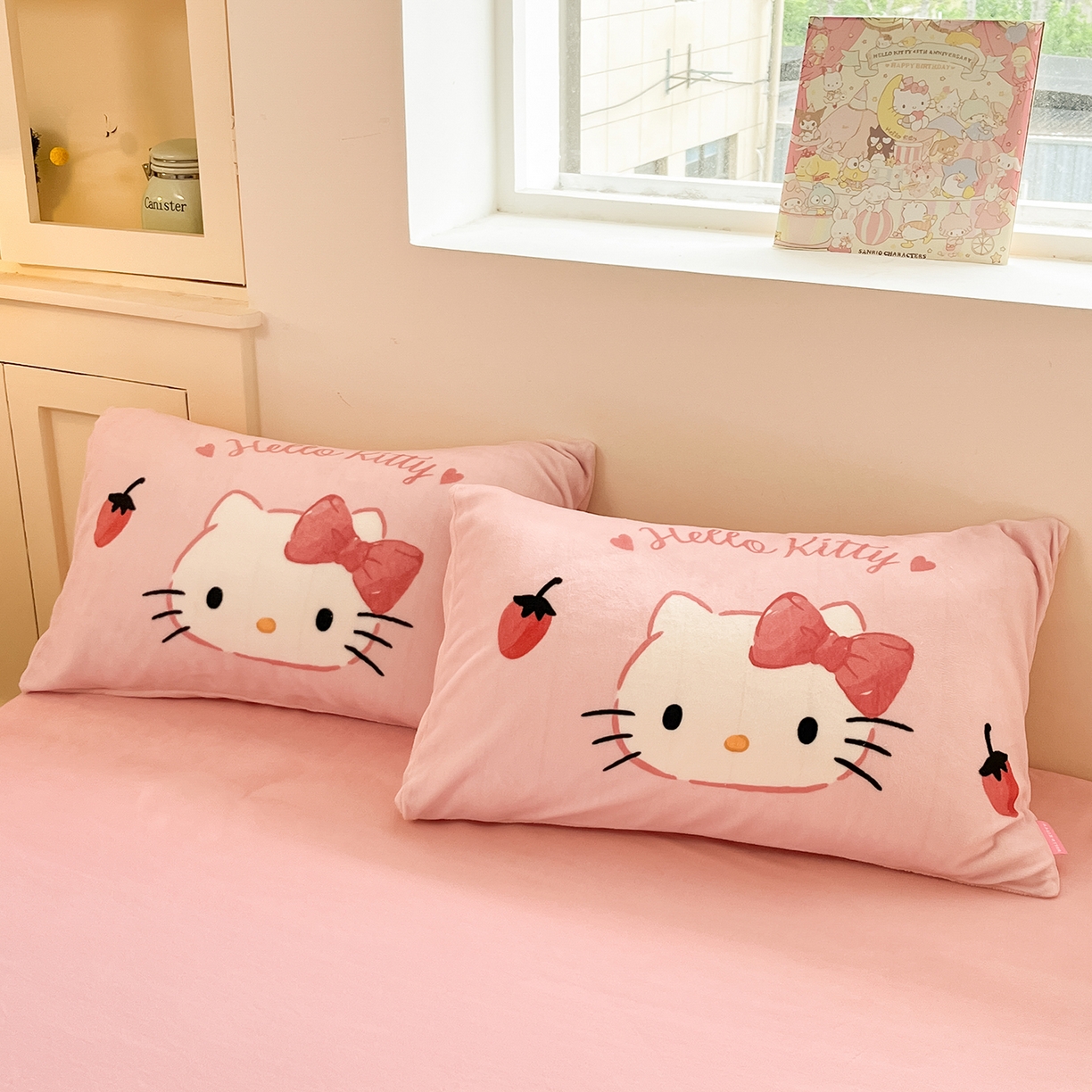 91家纺网 家纺一手货源 找家纺 金爱家 2025新品正版三丽鸥授权Kitty数码大版枕套混搭卡通加厚高克重牛奶绒系列四件 绒三丽鸥-混搭蓝粉KT