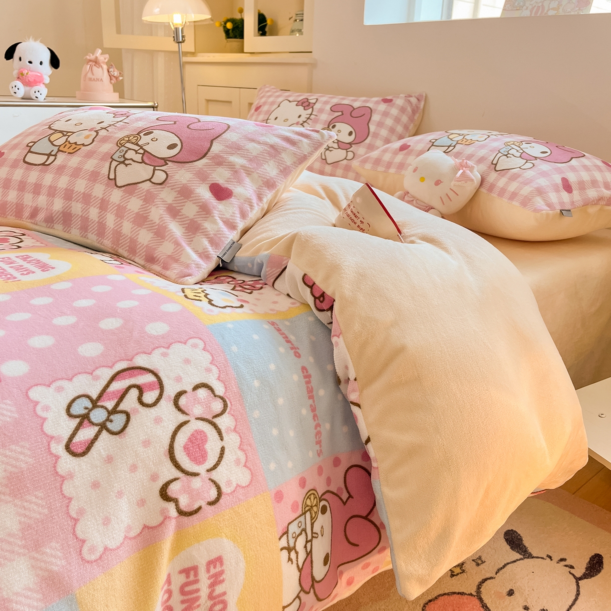 91家纺网 家纺一手货源 找家纺 金爱家 2025新品正版三丽鸥授权Kitty数码大版枕套混搭卡通加厚高克重牛奶绒系列四件 绒三丽鸥-混搭美乐蒂KT