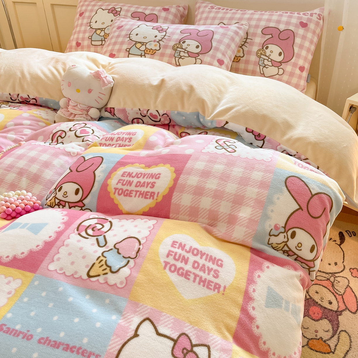 91家纺网 家纺一手货源 找家纺 金爱家 2025新品正版三丽鸥授权Kitty数码大版枕套混搭卡通加厚高克重牛奶绒系列四件 绒三丽鸥-混搭美乐蒂KT