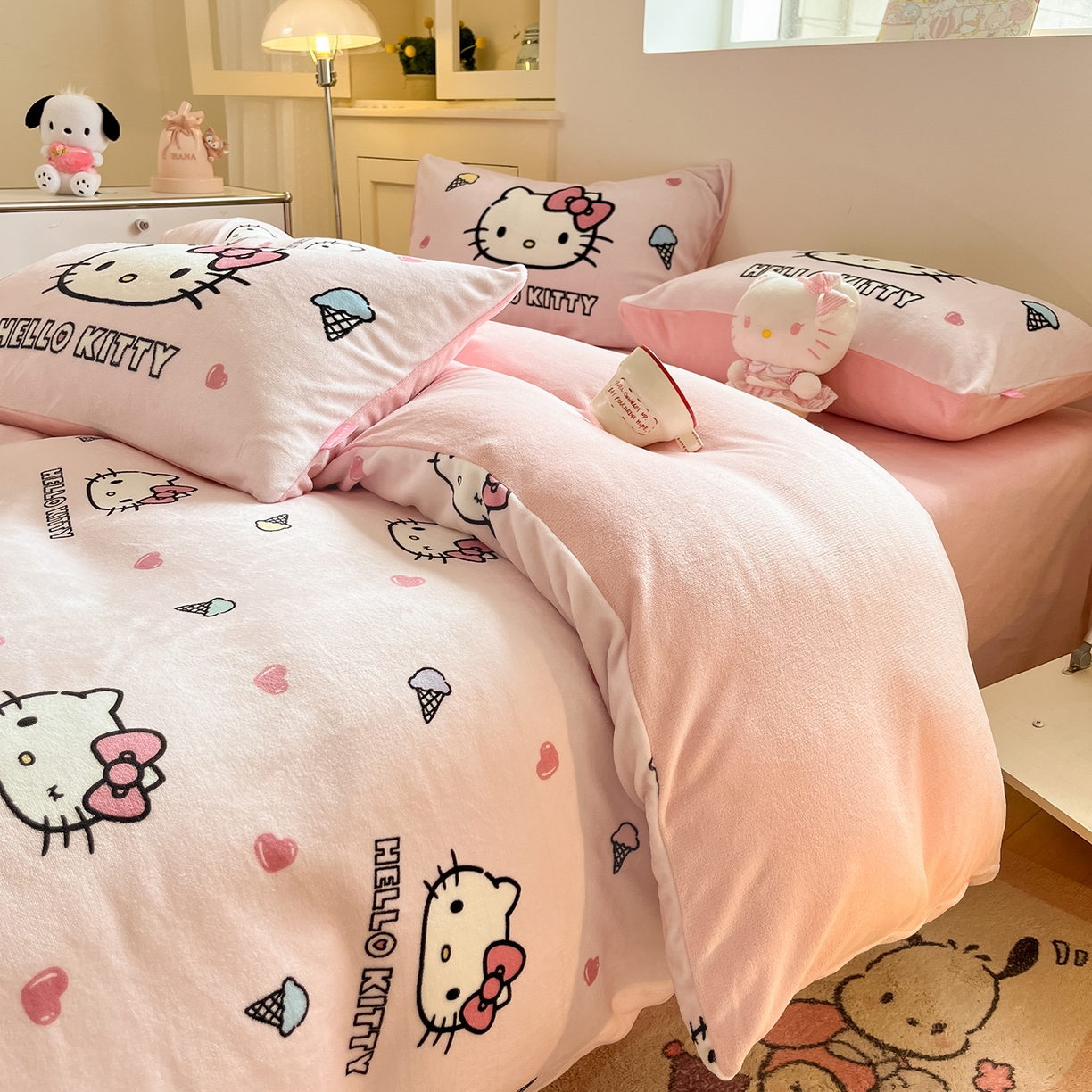 91家纺网 家纺一手货源 找家纺 金爱家 2025新品正版三丽鸥授权Kitty数码大版枕套混搭卡通加厚高克重牛奶绒系列四件 绒三丽鸥-混搭甜筒KT
