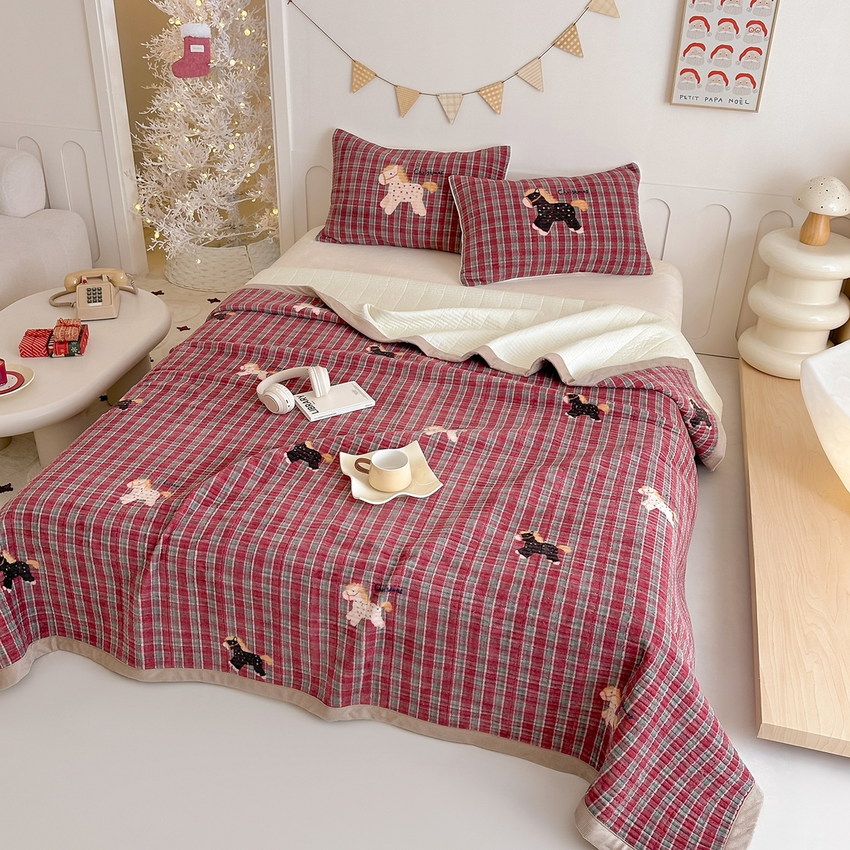 91家纺网 家纺一手货源 找家纺 （总）RYB红黄兰 2025新款设计师原创数码印花牛奶绒夹棉床盖三件套