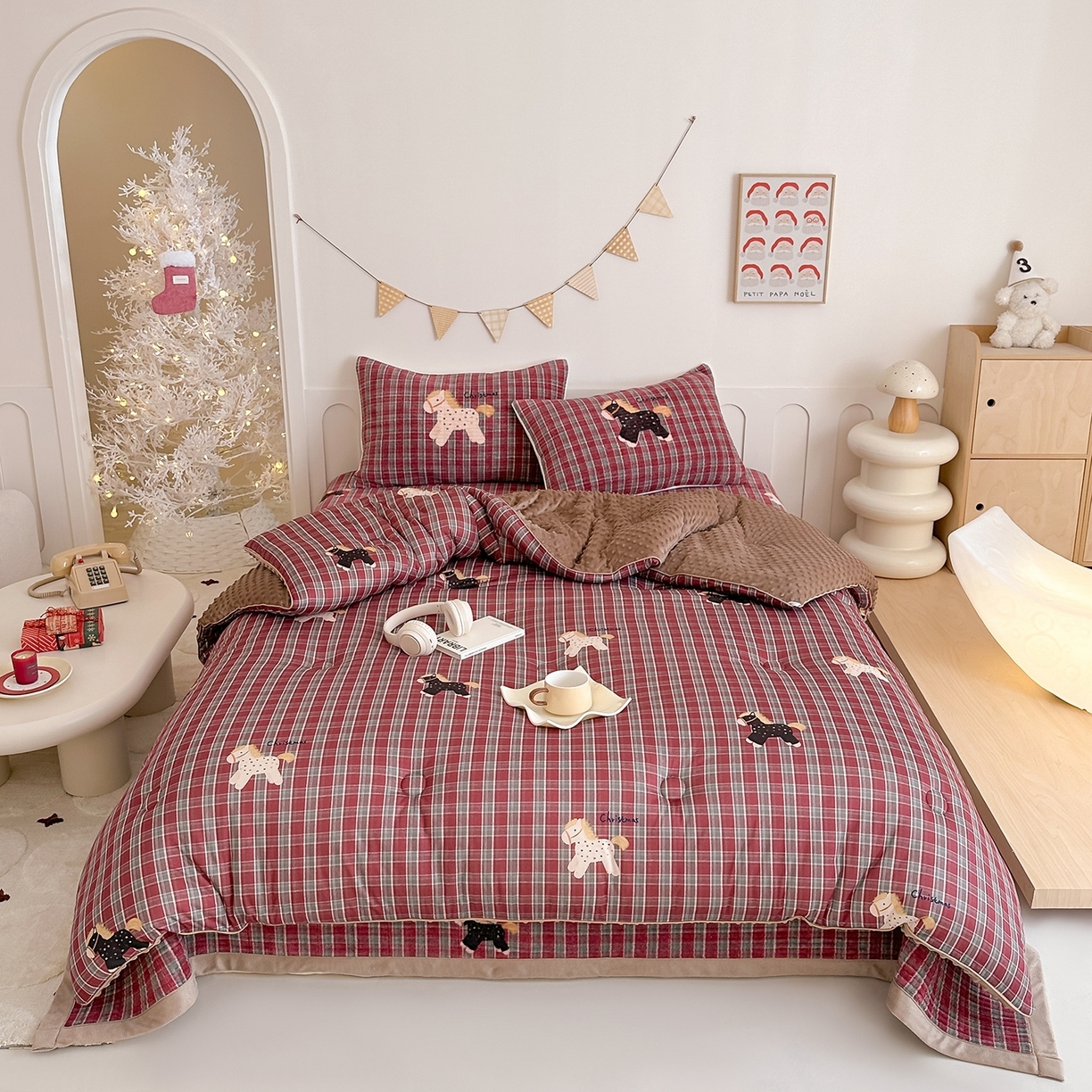 91家纺网 家纺一手货源 找家纺 （总）RYB红黄兰 2025新款设计师原创数码印花牛奶绒夹棉床盖三件套